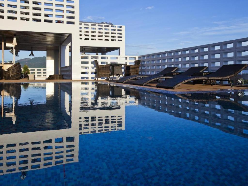 โกลเดน ฮอลิเดย์ โฮเต็ล นาตรัง Hotel ญาจาง ภายนอก รูปภาพ