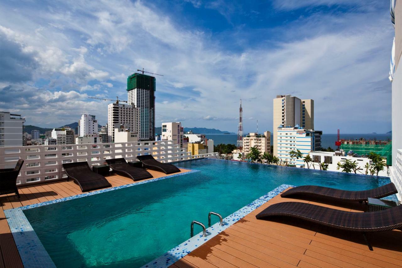 โกลเดน ฮอลิเดย์ โฮเต็ล นาตรัง Hotel ญาจาง ภายนอก รูปภาพ